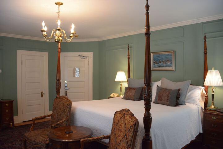 Room 84 of 151