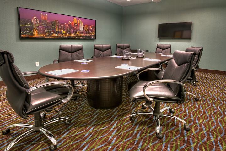 Holiday Inn Express & Suites Pittsburgh SW - Southpointe by IHG