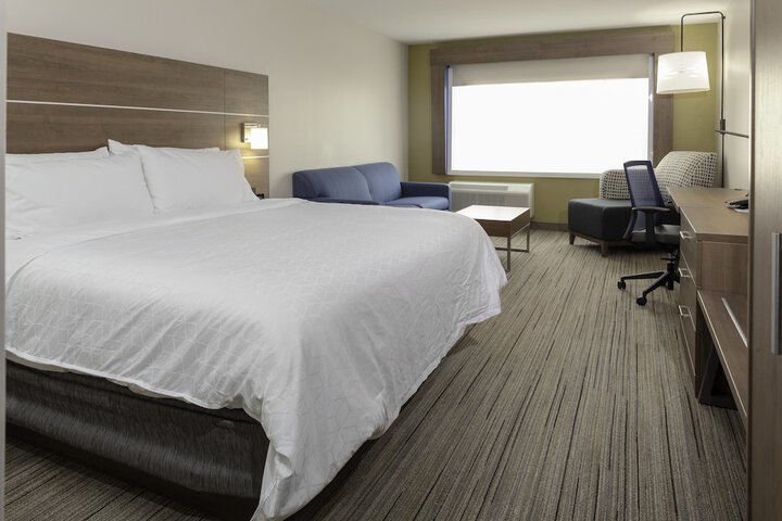 Room 27 of 60