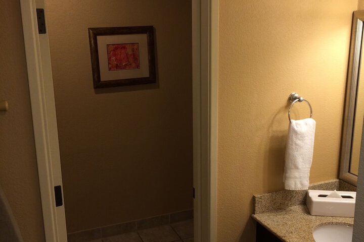 Room 27 of 66
