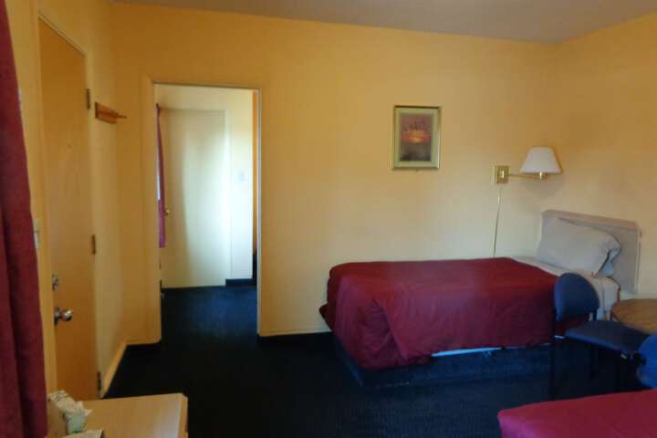 Room 9 of 40