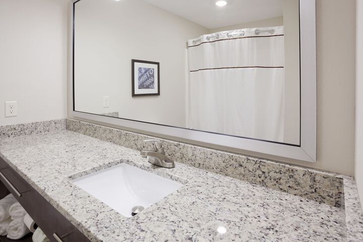 GrandStay Cannon Falls
