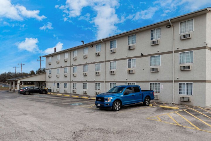 Hotel 5 of 59