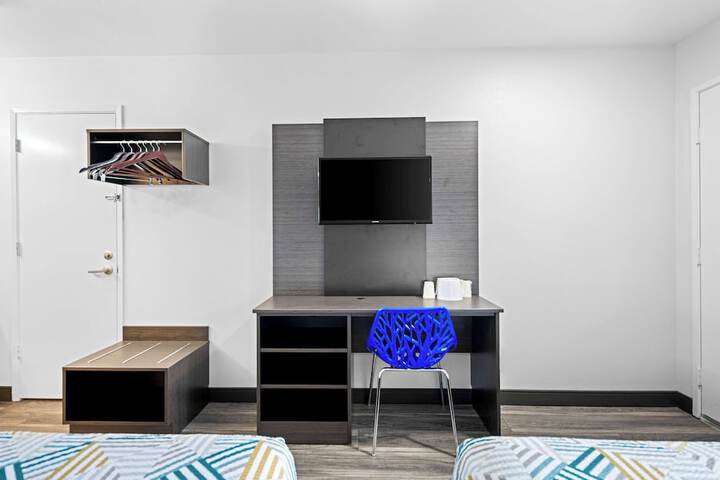 Room 21 of 27