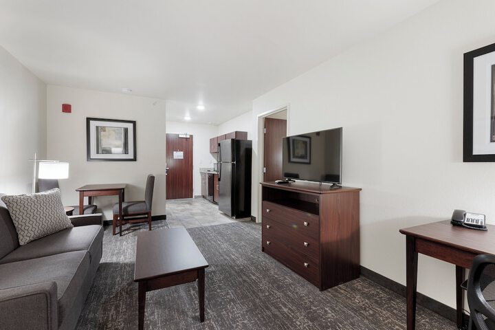 Cobblestone Hotel & Suites - Urbana
