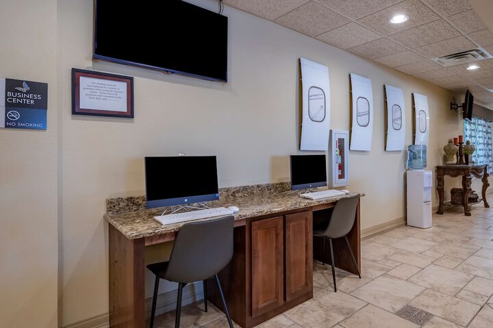 Business Center 39 of 39