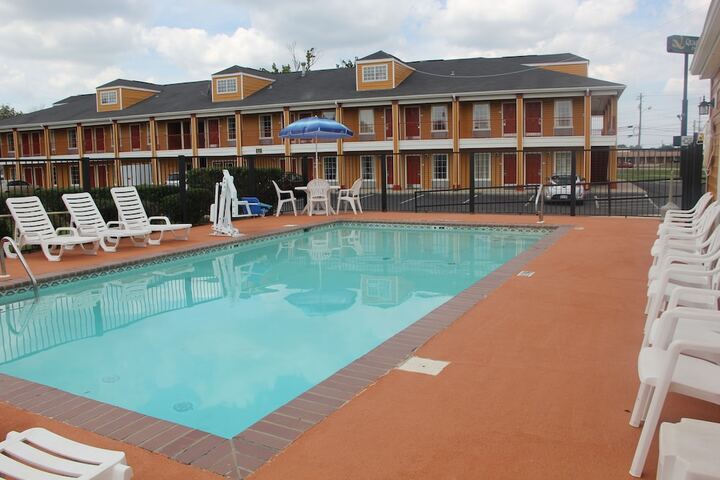 Pool 5 of 27