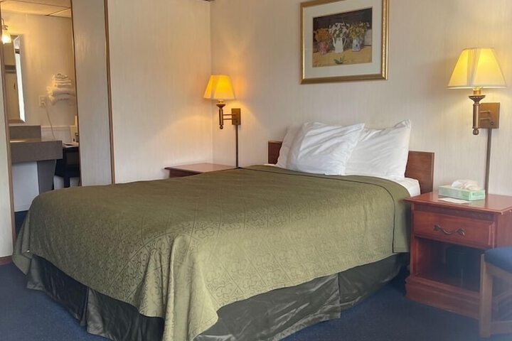 Room 6 of 30