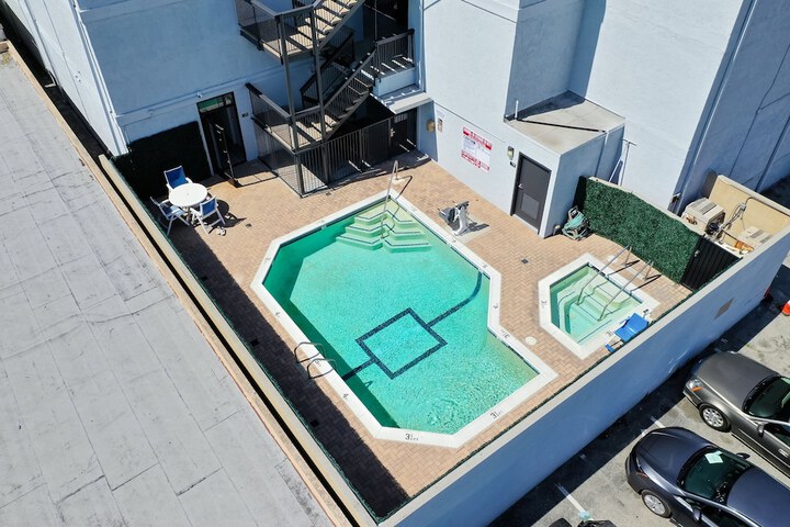 Pool 7 of 49