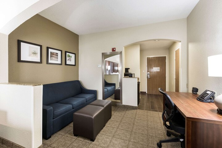 Room 22 of 68