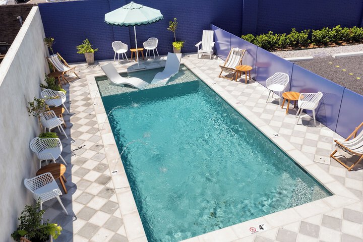 Pool 13 of 39