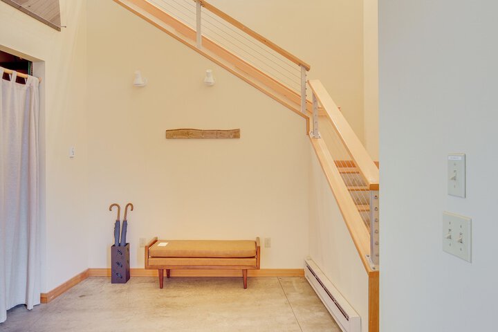 Custom Harborside Loft in the Heart of Ketchikan