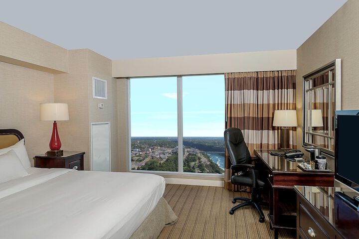 Hilton Niagara Falls / Fallsview Hotel & Suites
