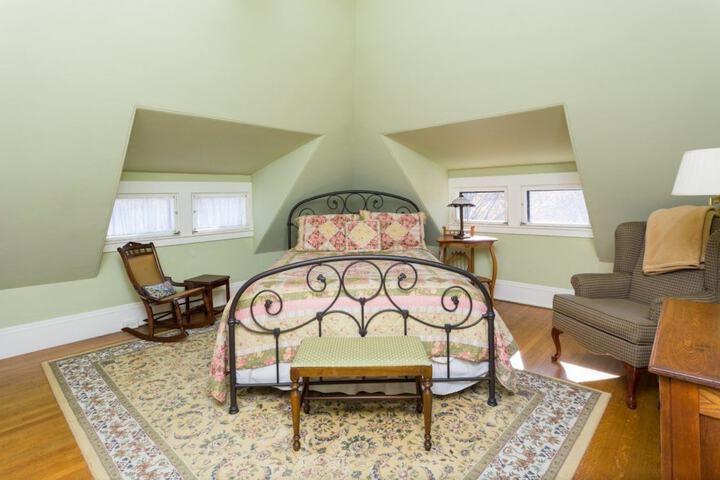 Room 17 of 47