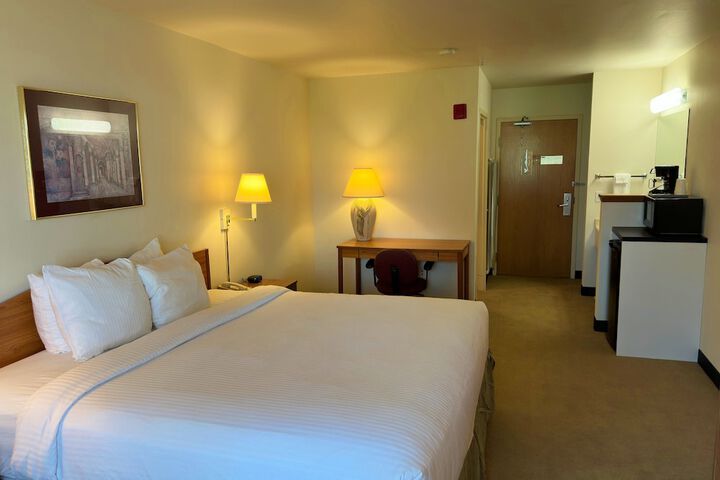 Peppermill Empress Inn