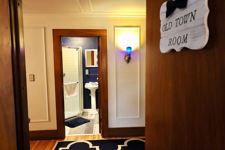 Room 41 of 82
