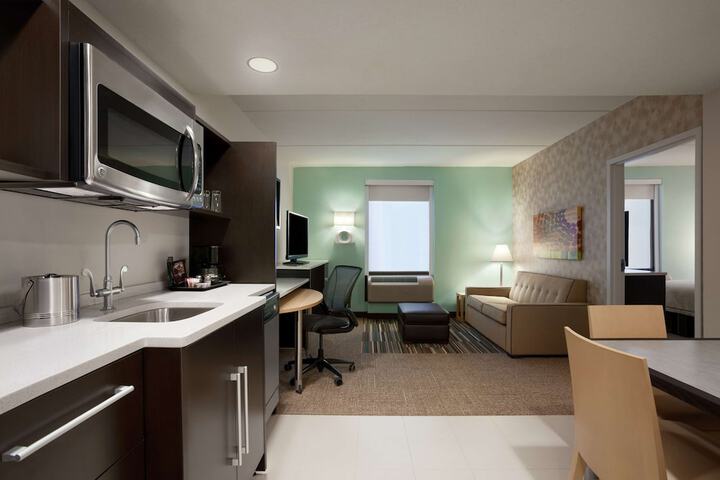 Room 10 of 28