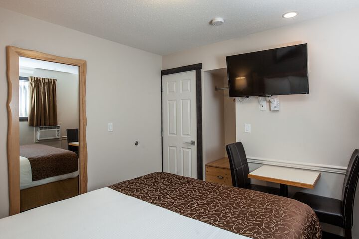 Room 6 of 53