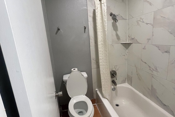 Room 21 of 24