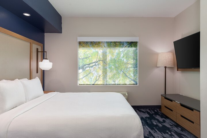 Room 12 of 42