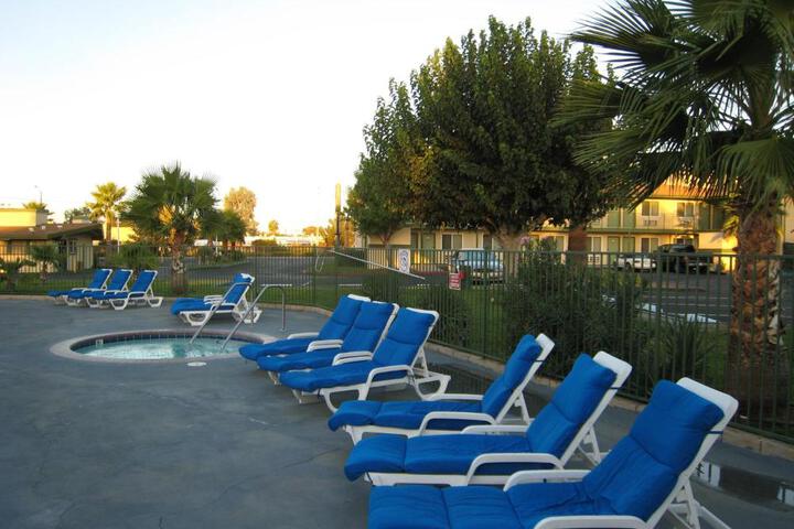 Town House Motel