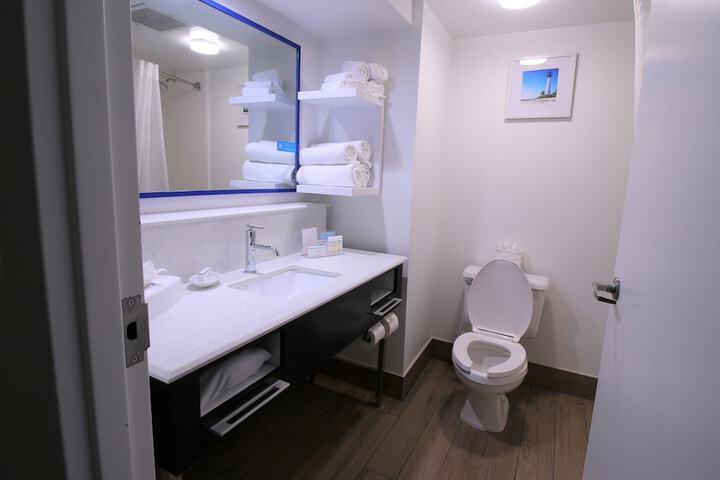 Room 30 of 44
