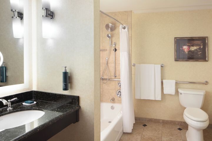 Hilton Dallas / Rockwall Lakefront