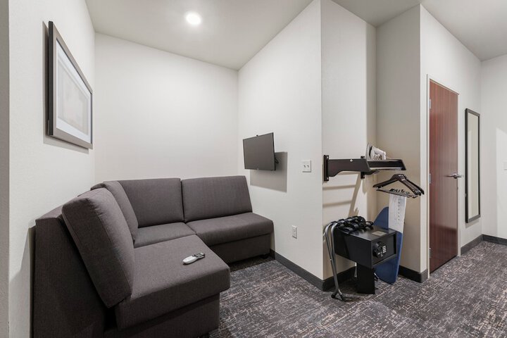 Room 19 of 111