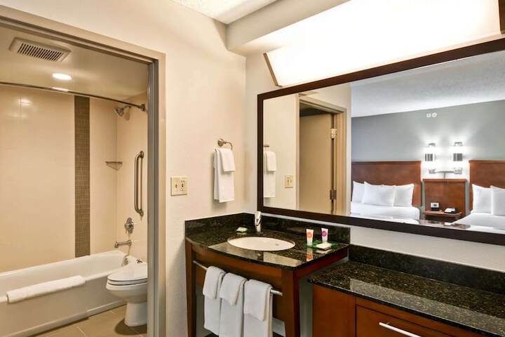 Room 12 of 21