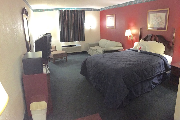 Room 18 of 43