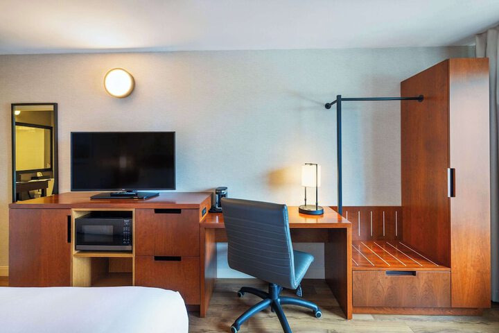 Room 42 of 68