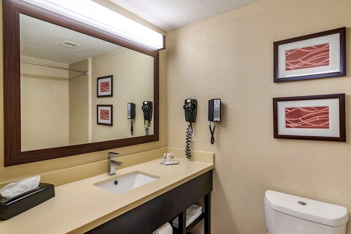 Room 8 of 13
