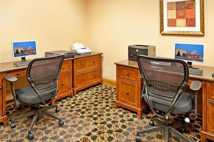 Crowne Plaza Chicago-Northbrook by IHG