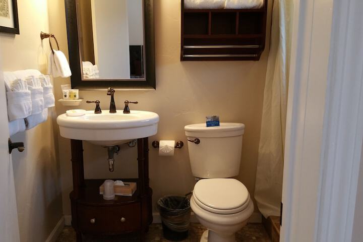 Room 10 of 46