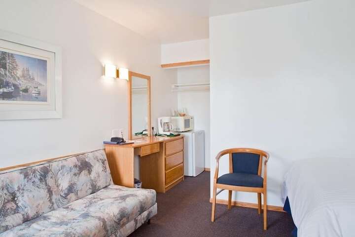 Room 9 of 24