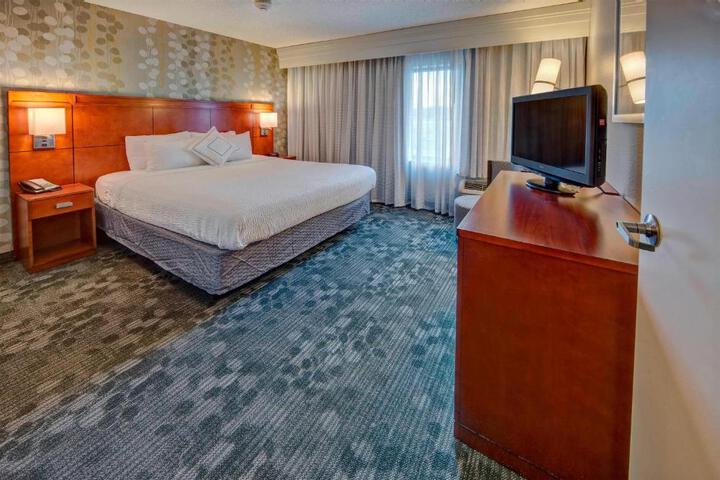 Courtyard by Marriott Alexandria