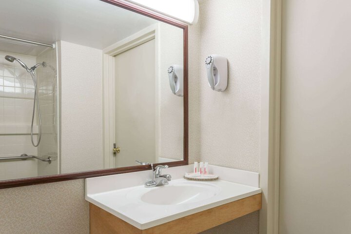 Room 7 of 26