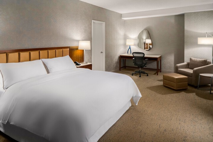 Room 15 of 38