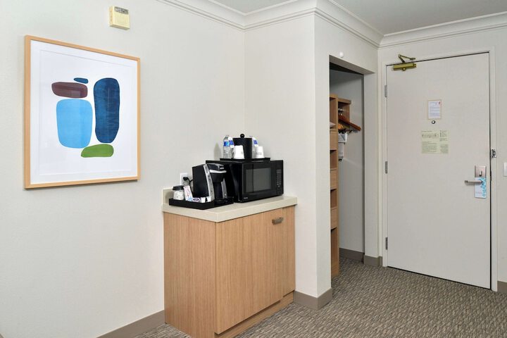 Room 56 of 93