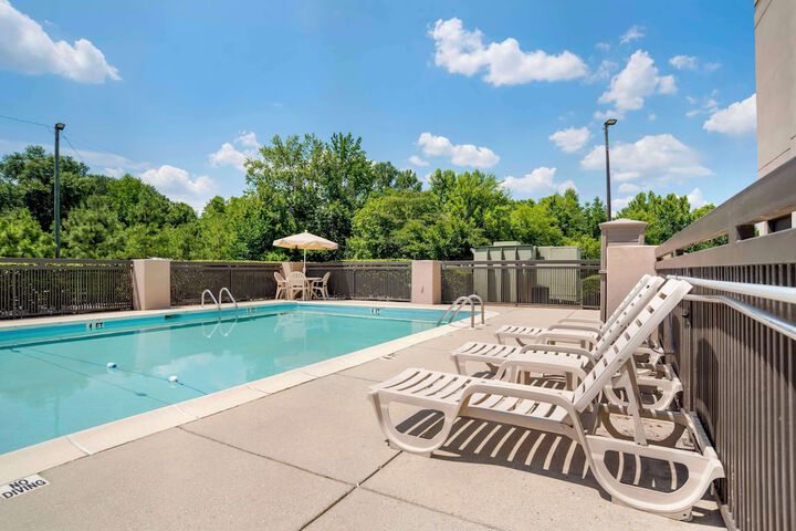 Pool 4 of 42