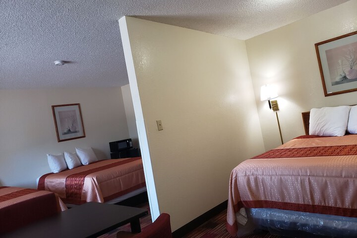Americas Best Value Inn & Suites Harrisonville