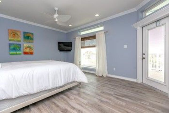 5BR 4 5BA Newly Built Luxury Beach House by RedAwning