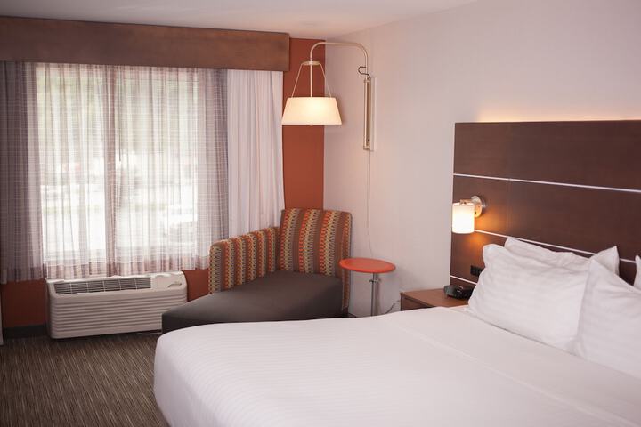Room 26 of 43