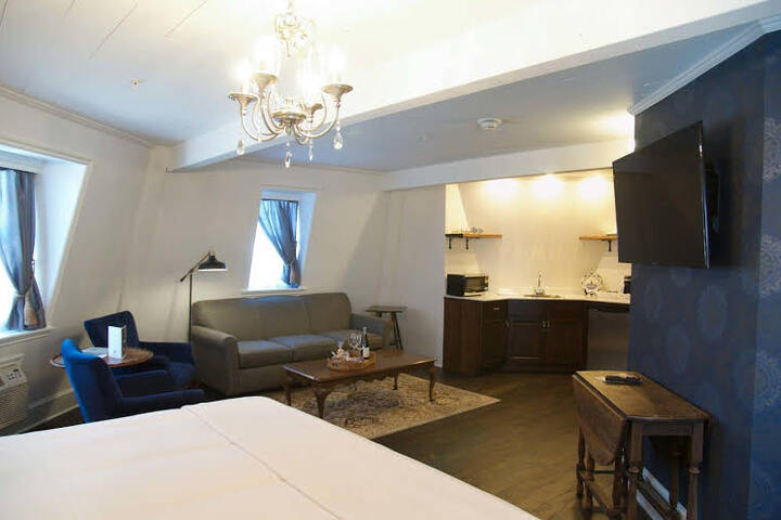 Room 2 of 41