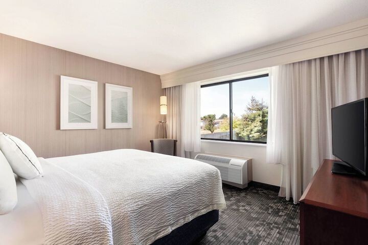 Courtyard by Marriott Salinas Monterey