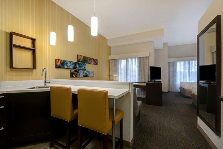 Room 33 of 68