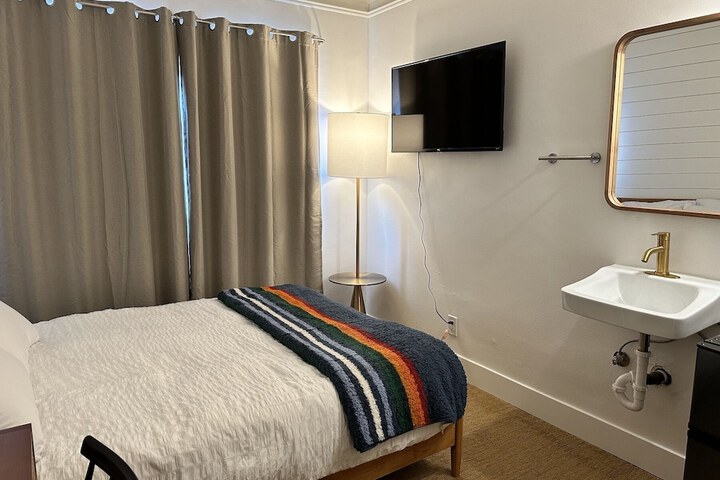 Room 14 of 26