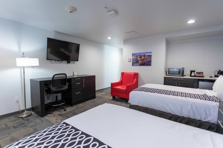 Room 28 of 38