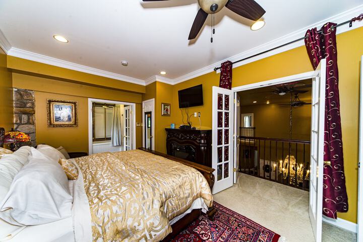 Stone Manor Boutique Inn