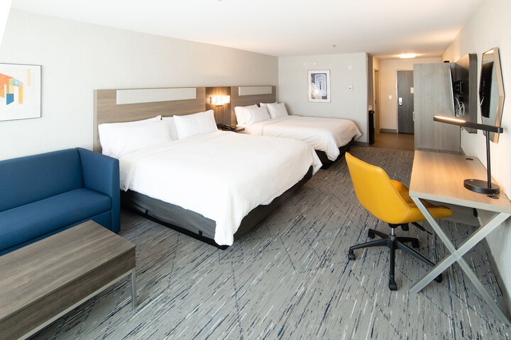 Holiday Inn Express and Suites Moose Jaw by IHG